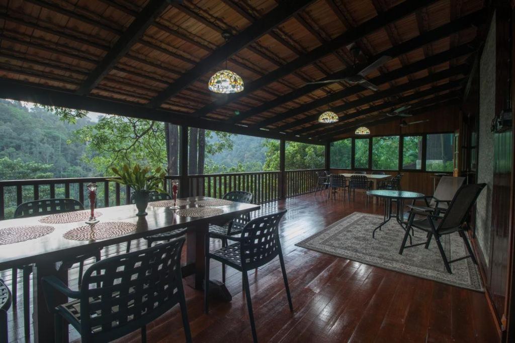 De Serenity - Exclusive Jungle Retreat Серембан Екстериор снимка