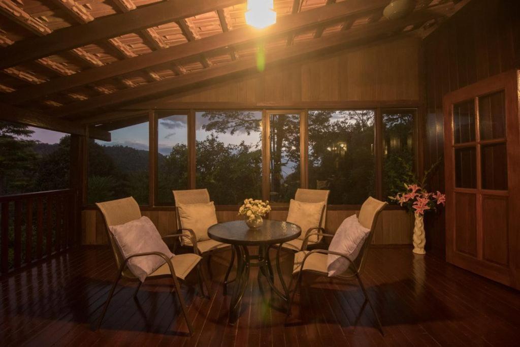 De Serenity - Exclusive Jungle Retreat Серембан Стая снимка