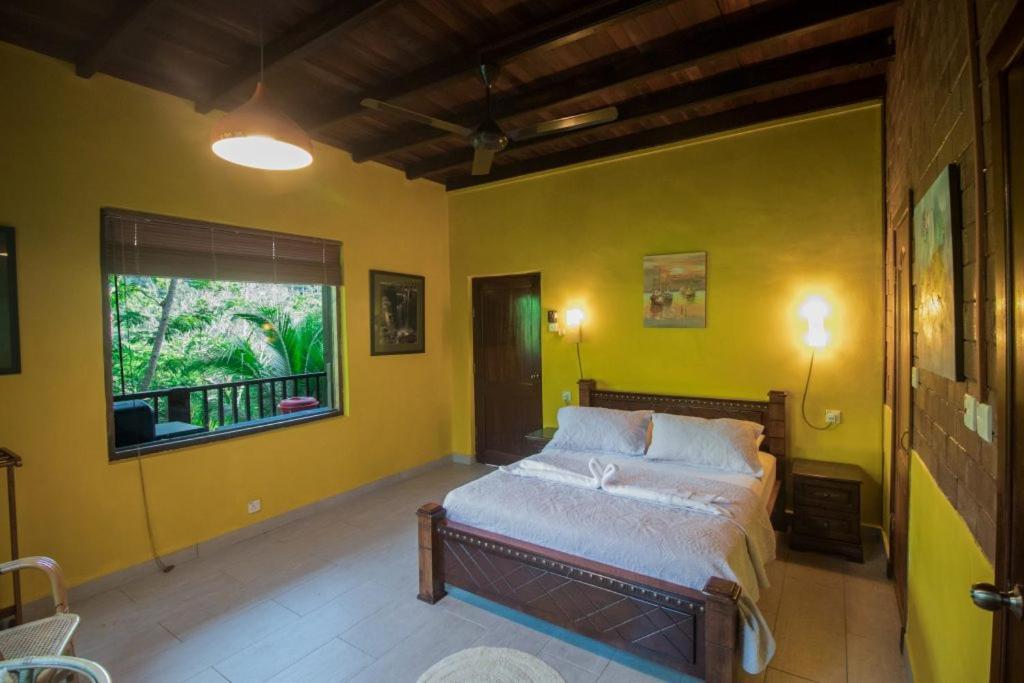 De Serenity - Exclusive Jungle Retreat Серембан Стая снимка