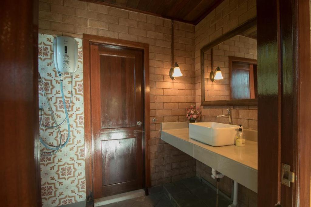 De Serenity - Exclusive Jungle Retreat Серембан Стая снимка
